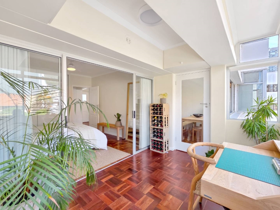 1 Bedroom Property for Sale in Sea Point Western Cape